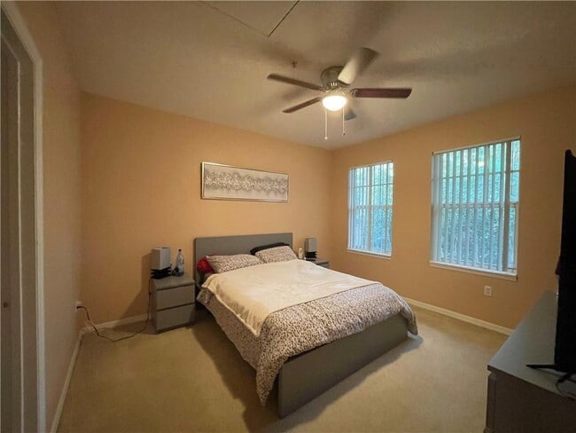 Building Photo - 6942 W Sample Rd