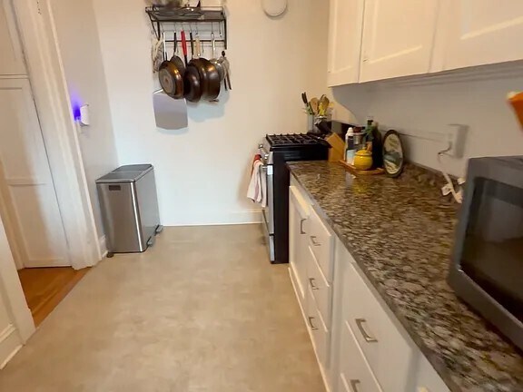 Building Photo - 73 Martin St