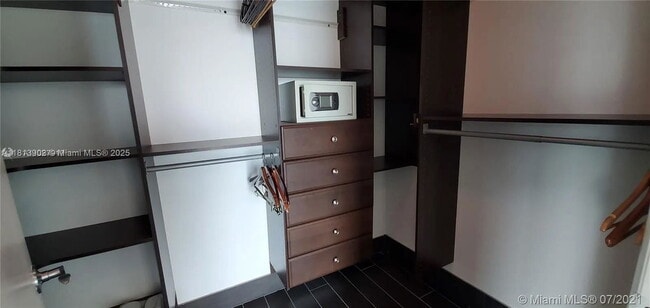 Building Photo - 253 NE 2nd St