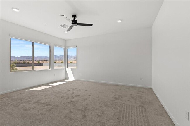Building Photo - 10489 Mountain Aster Ave
