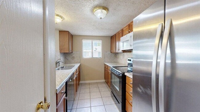 Building Photo - 1506 Lemon Tree Ln