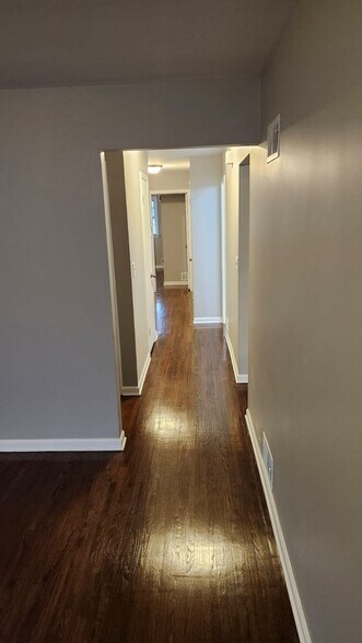 Building Photo - 17 Union Ave