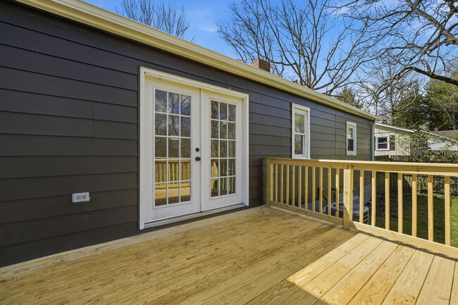 Building Photo - 3735 Richlawn Rd