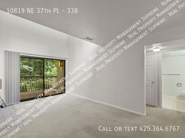 Building Photo - 10819 NE 37th Pl