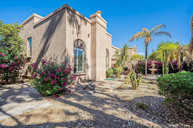 Building Photo - 10527 E Fanfol Ln