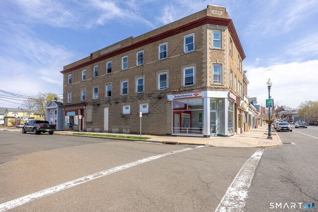 Building Photo - 60 Center St