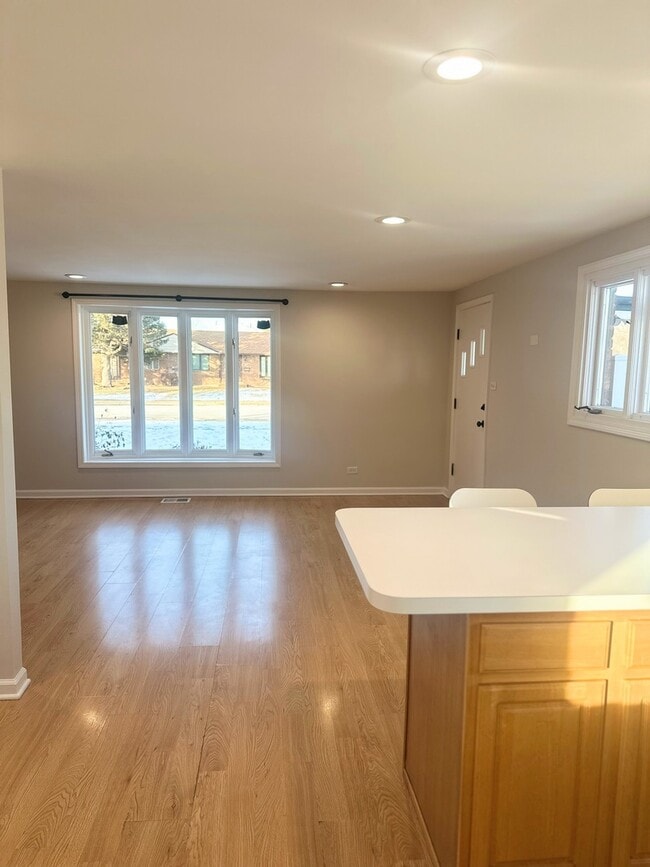 Building Photo - 4001 W 90th Pl