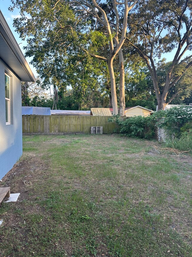 Building Photo - 8924 N Highland Ave