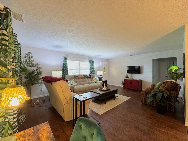 Building Photo - 205 S Ebb Way