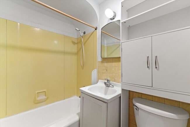 Building Photo - 59 Gove St