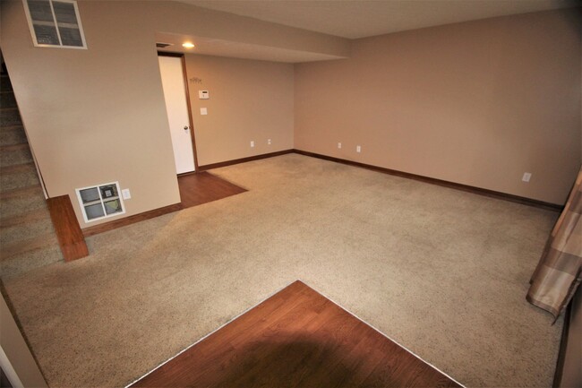 Building Photo - 2 Bedroom - Dublin