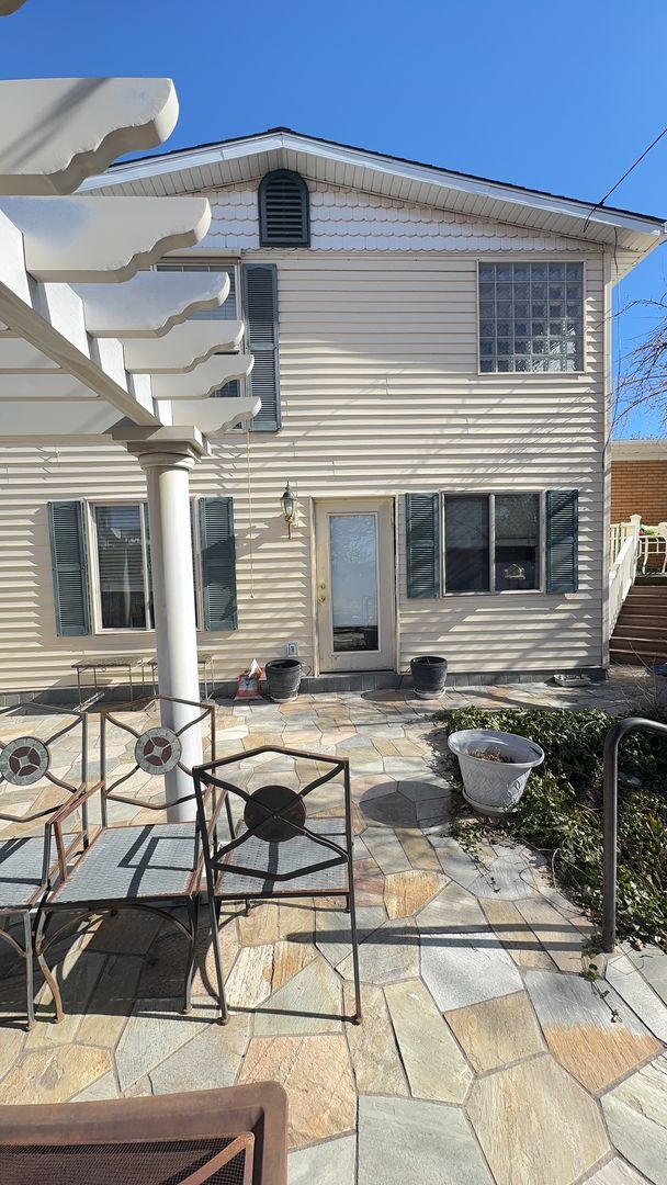 Building Photo - 299 N Highland Dr