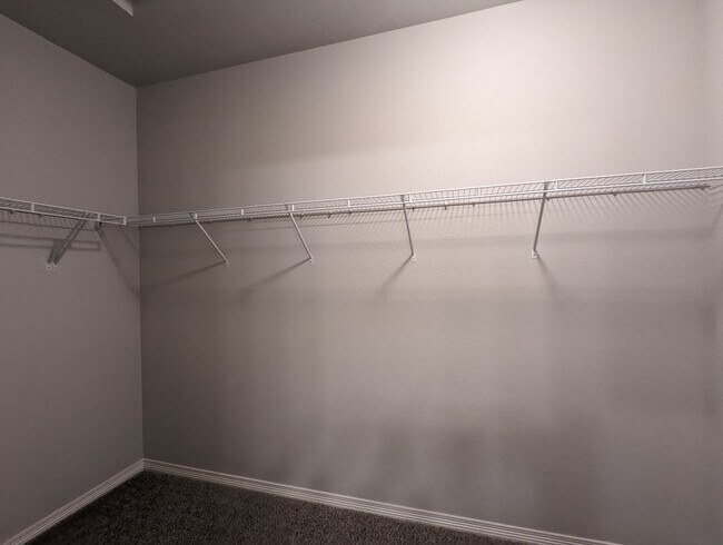 Building Photo - Beautiful Newer Townhome