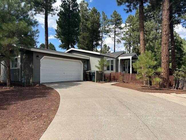 Primary Photo - Stylish 3-Bed Home with Backyard & Garage!