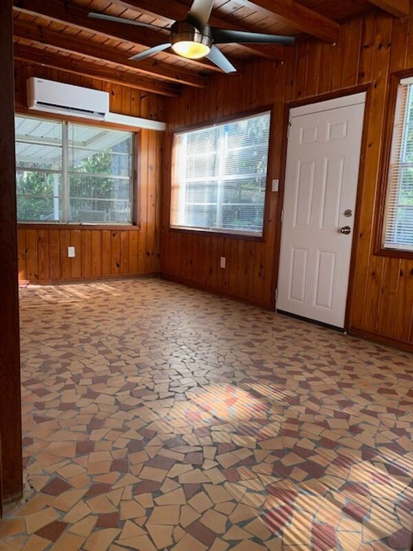 Building Photo - 811 Lafayette Ln