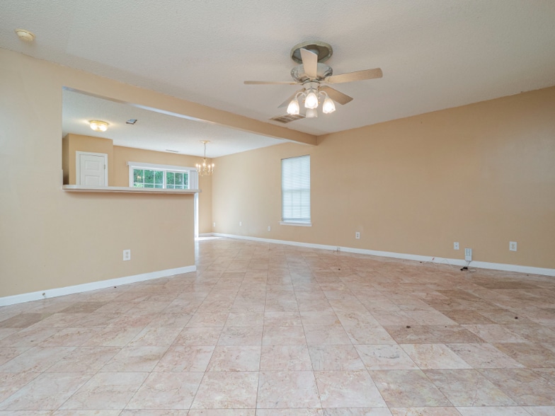 Building Photo - 4712 Silverdene St