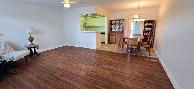 Building Photo - 358 Chatham R