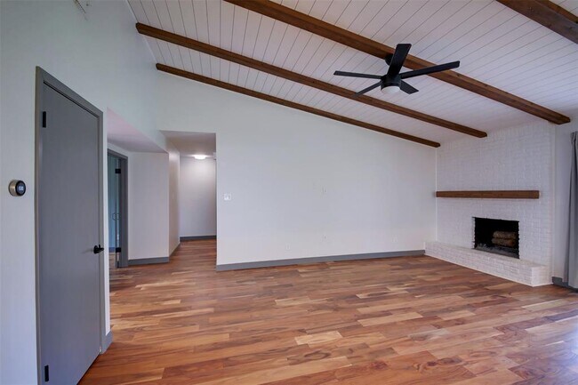 Building Photo - 11813 Highland Oaks Trail