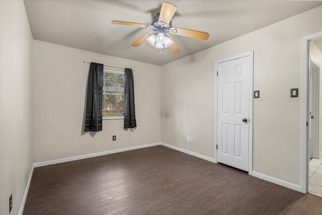 Building Photo - 914 Joel Dr