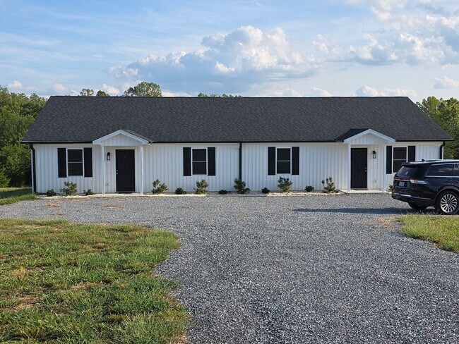 Building Photo - 2266 Smith Mountain Lake Pkwy