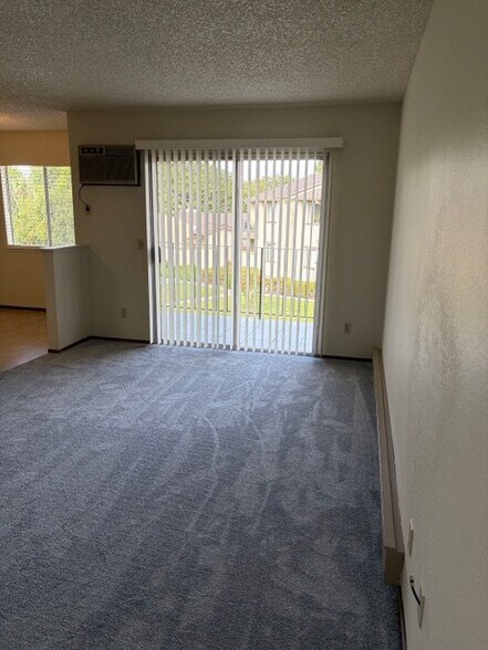 Building Photo - 2740 Park Ave