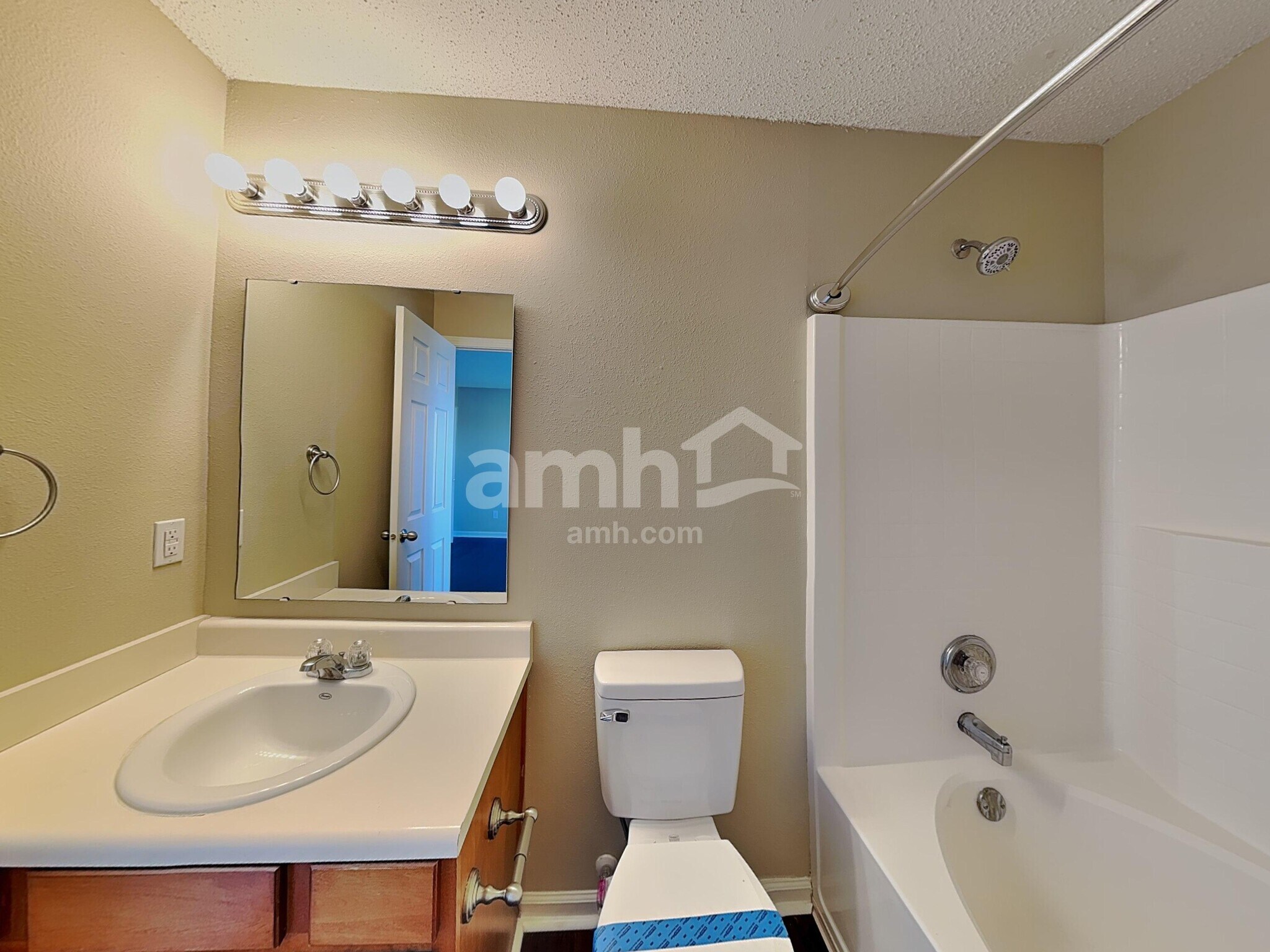 Building Photo - 656 Rocky Meadow Dr