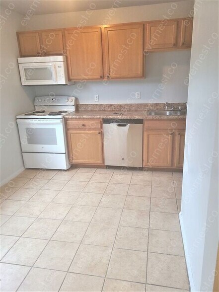 Building Photo - 161 Jenness Ln