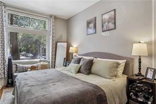 Building Photo - 2 bedroom Apartment in the Heart of The Mexican War Streets