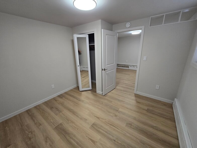 Building Photo - 117 Riverview Ave