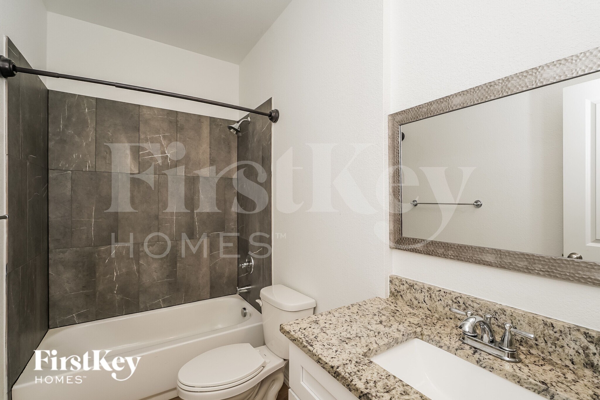 Building Photo - 7340 Parkside Pl Dr