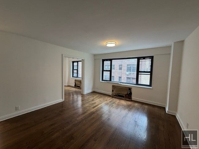 Building Photo - 405 E 56th St