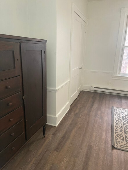 Building Photo - 1104 Union St