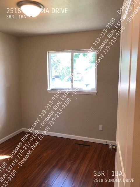 Building Photo - 2518 Sonoma Dr