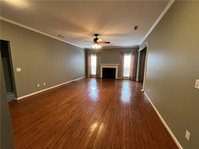 Building Photo - 2678 E Magnolia Dr
