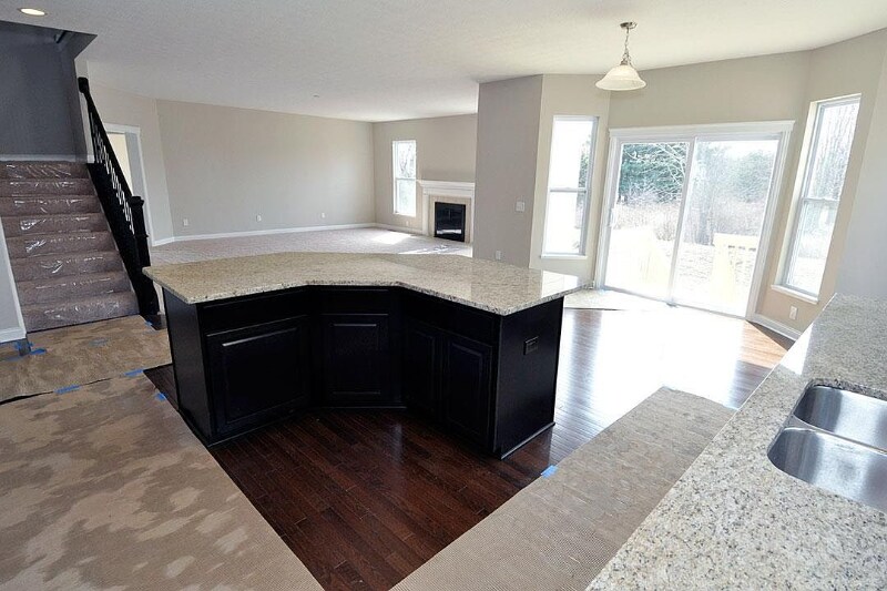 Building Photo - 243 Balsamine Dr