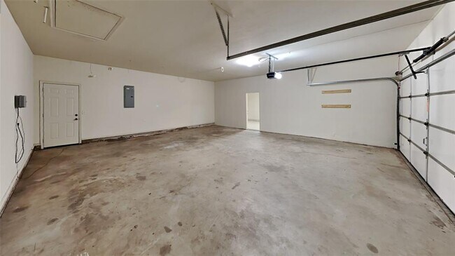 Building Photo - 16521 Fenwick Blvd