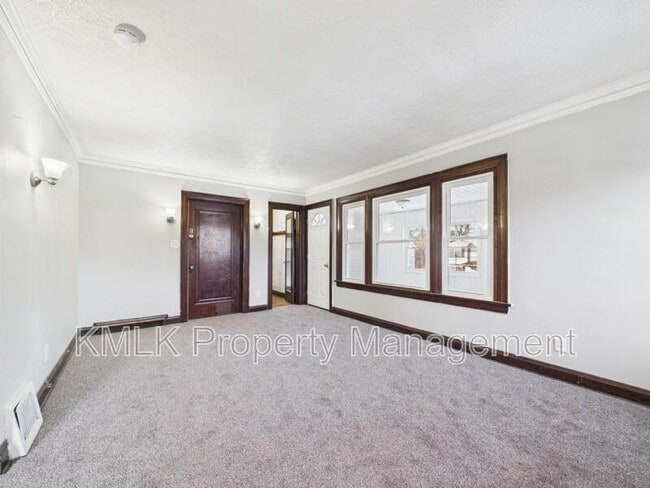 Building Photo - 918 Peckham St