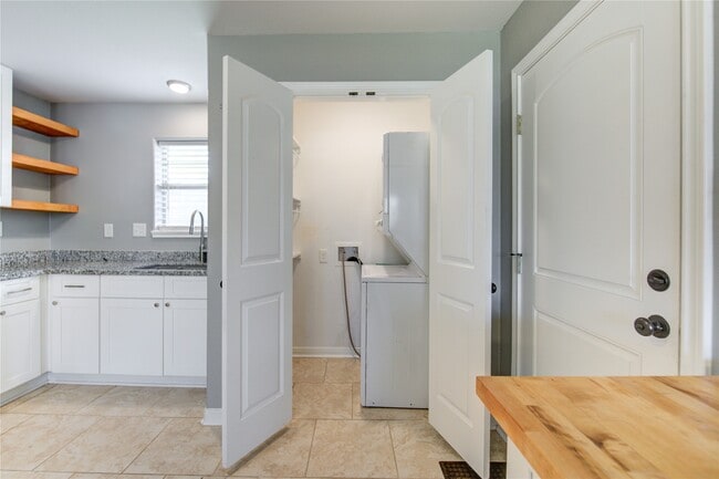 Building Photo - 4613 Avenue K