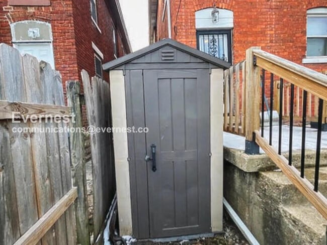 Building Photo - 430 Morrison Ave