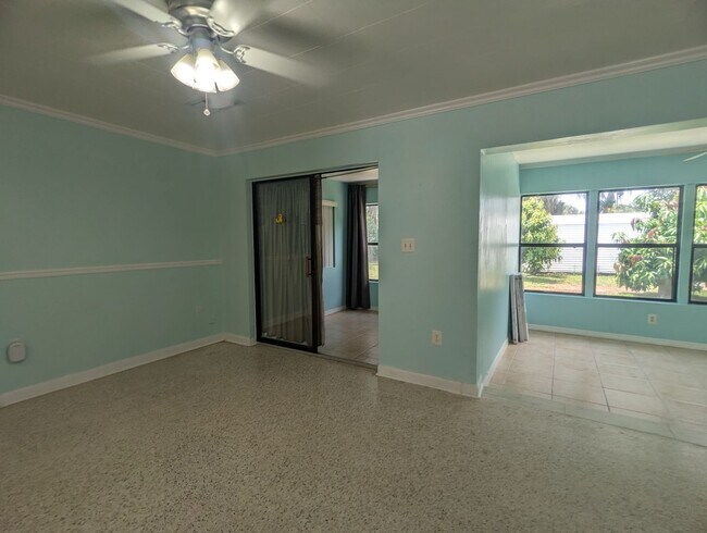 Building Photo - For Rent: 4 Bedroom, 3  Bathroom, Office/Den, Sunroom/Florida room, Large Shed, Huge backyard