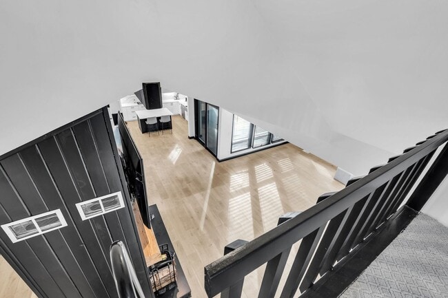 Building Photo - 15160 W Oak Spring Rd