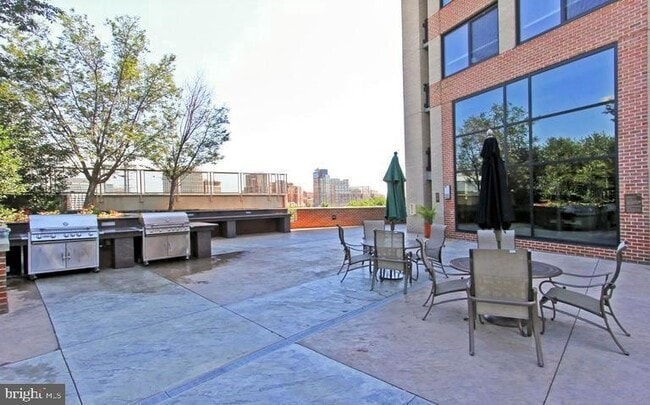 Building Photo - 2451 Midtown Ave