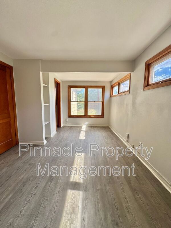 Building Photo - 210 Midget St