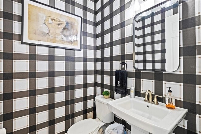 Building Photo - 5709 Silver Sun Dr