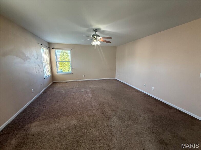 Building Photo - 733 Pecan Hill Dr