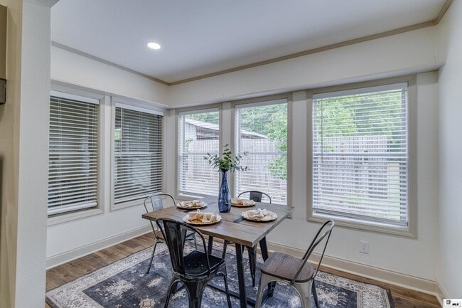 Building Photo - 281 Williams Rd