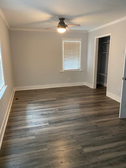 Building Photo - 3519 Rosehaven Dr