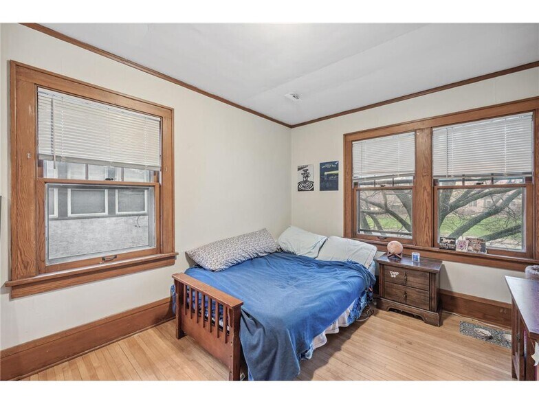 Building Photo - 811 Snelling Ave N