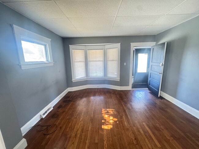 Building Photo - 1541 Hopkins Ave