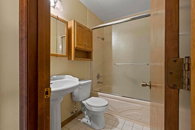 Building Photo - Cul-de-Sac Homesite! Tons of Room!